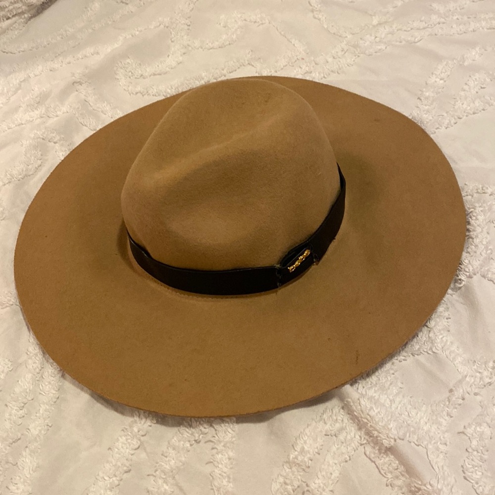 Bebe floppy hat